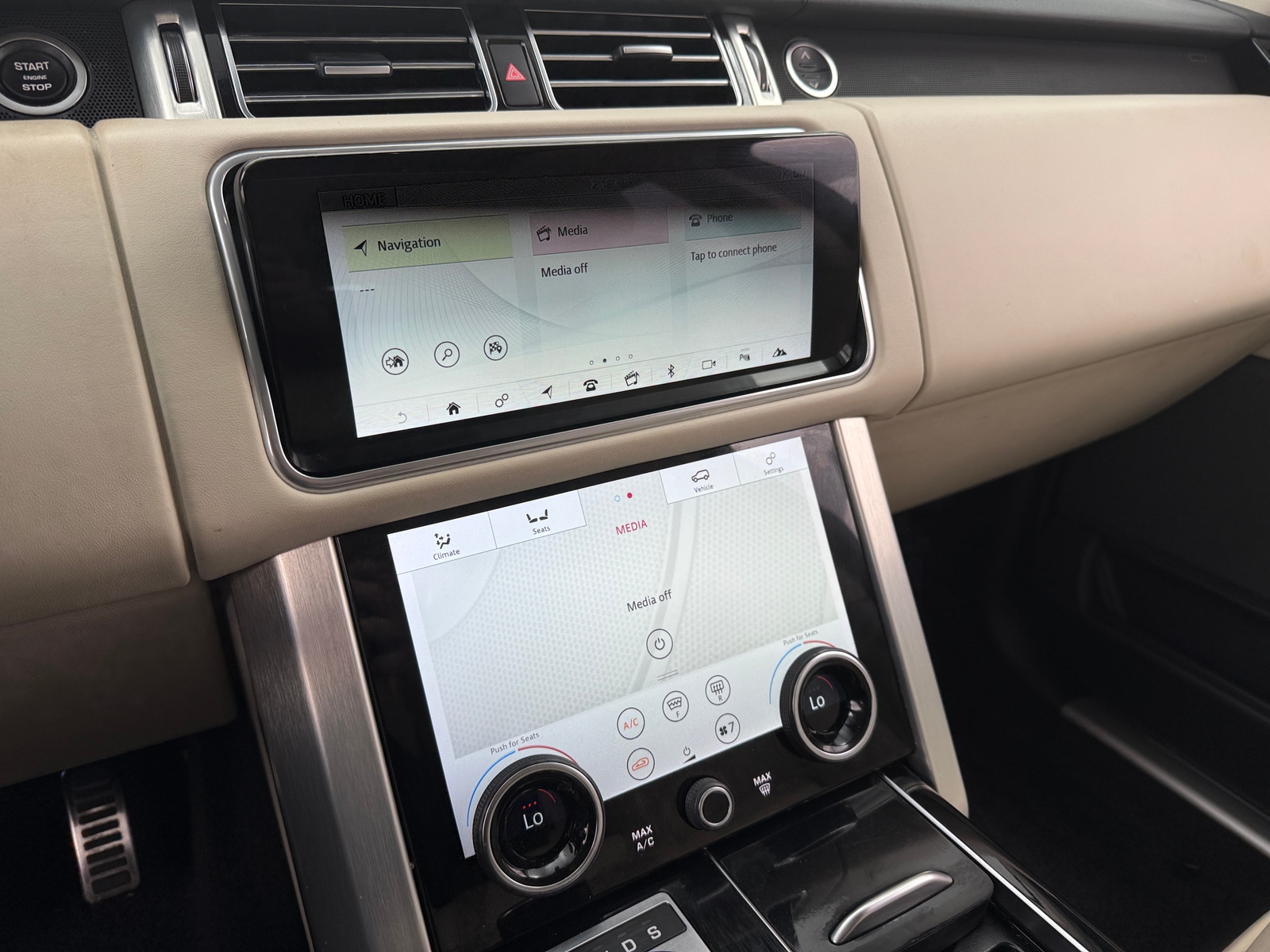 Thumbnail: 2021 Land Rover Range Rover - 3