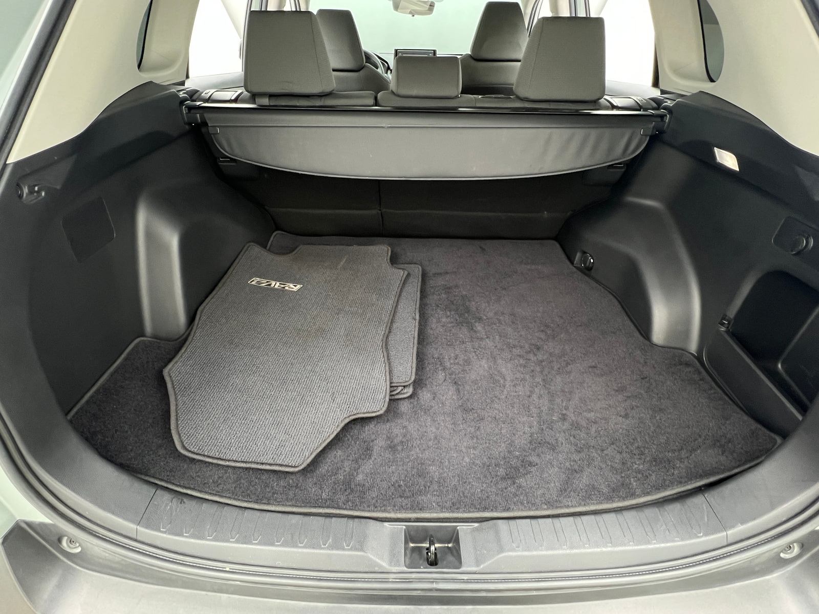 Thumbnail: 2022 Toyota RAV4 - 7