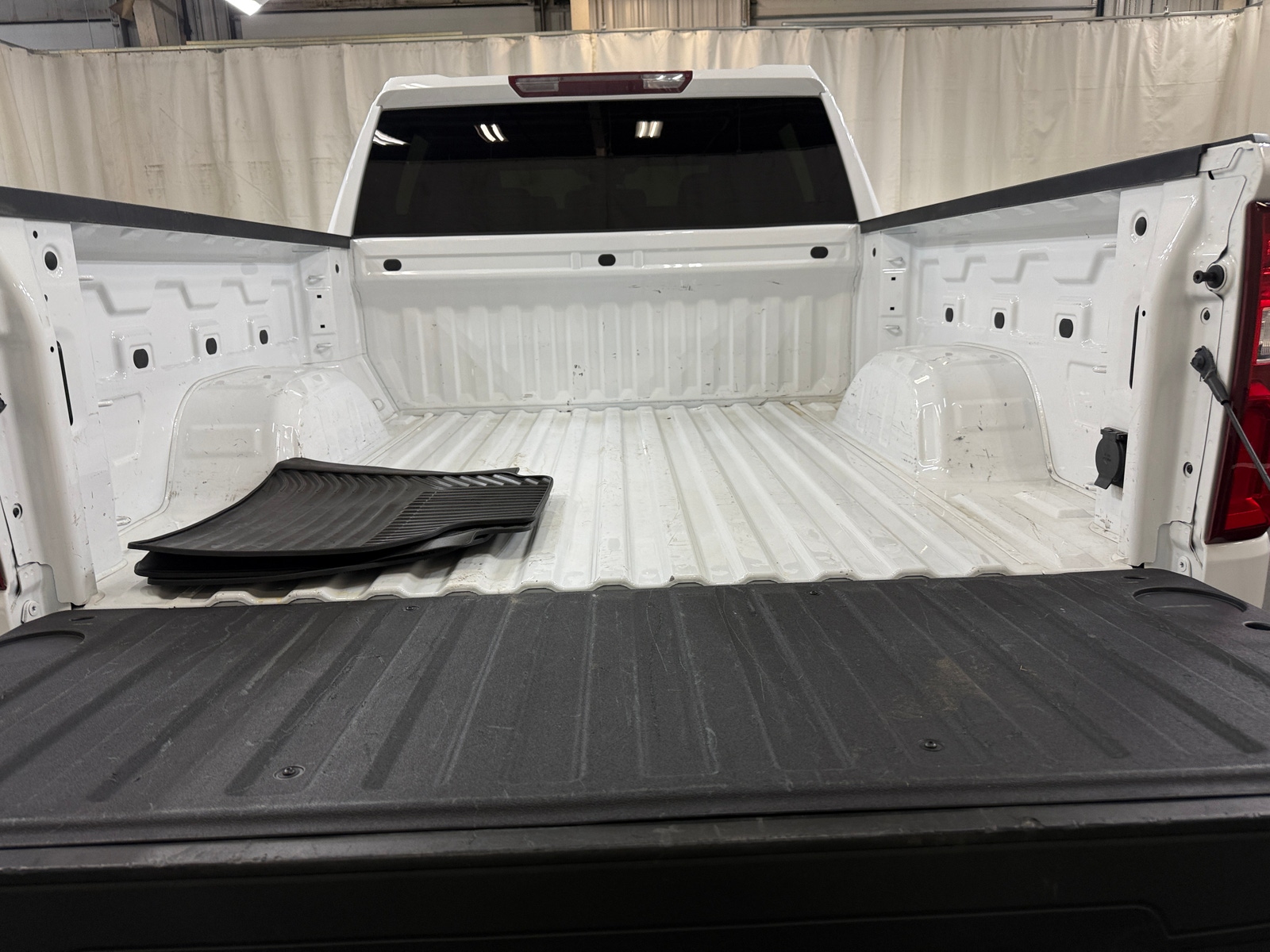 Thumbnail: 2023 Chevrolet Silverado 1500 - 7