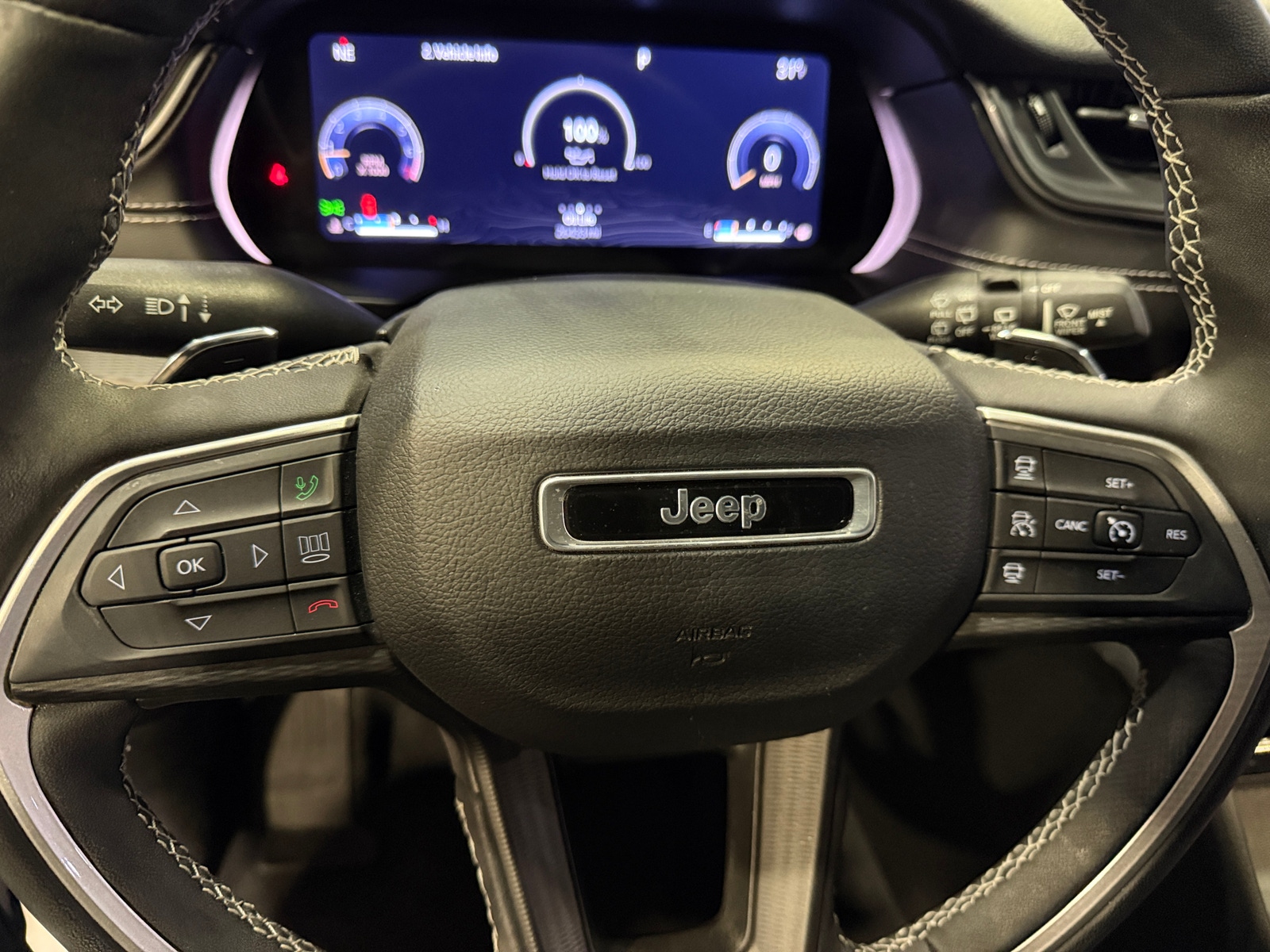 Thumbnail: 2023 Jeep Grand Cherokee L - 4