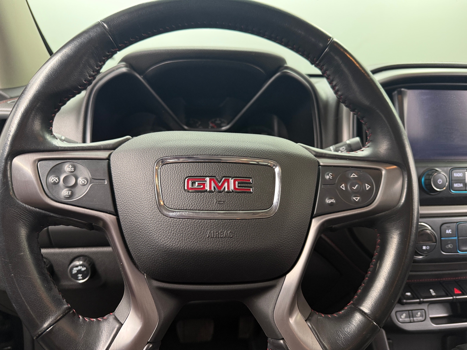 Thumbnail: 2018 GMC Canyon - 5