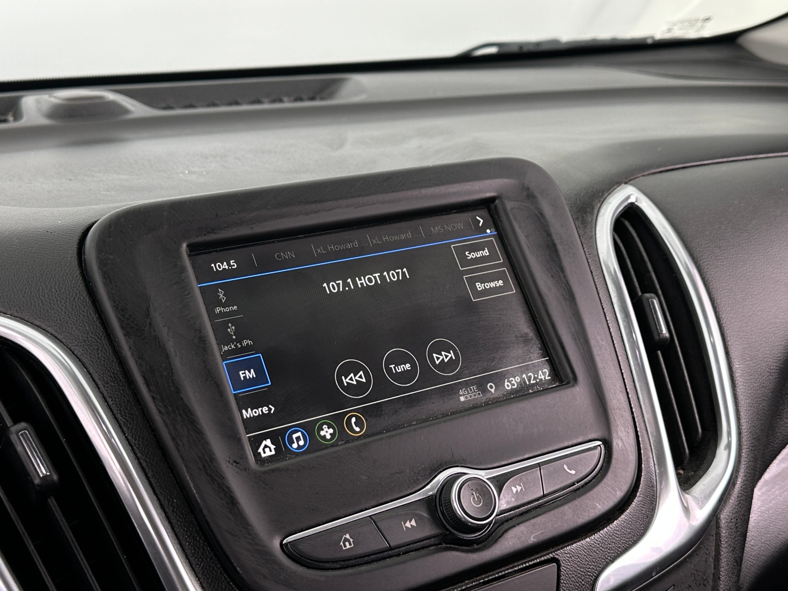 Thumbnail: 2019 Chevrolet Equinox - 4