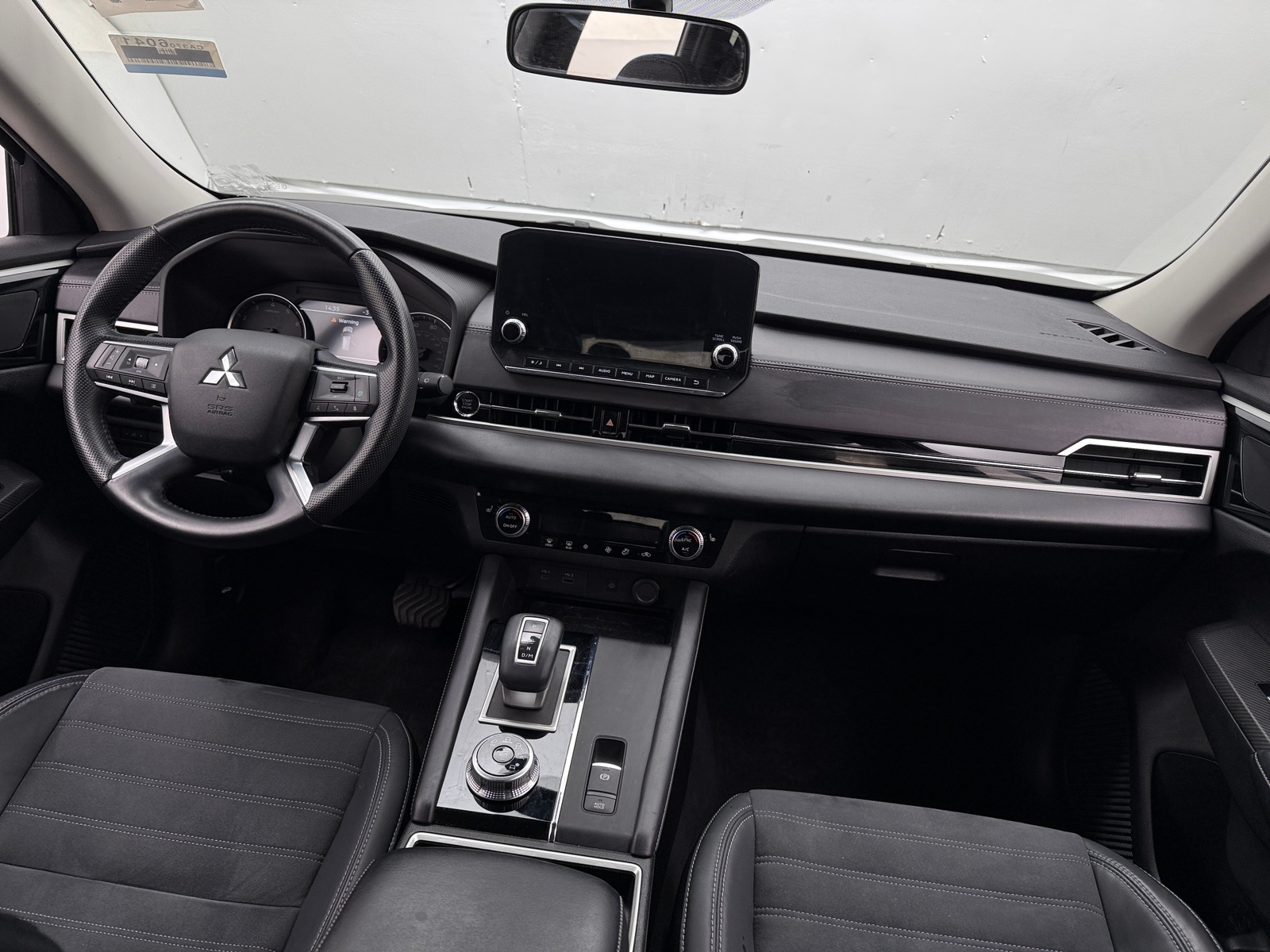 Thumbnail: 2022 Mitsubishi Outlander - 2