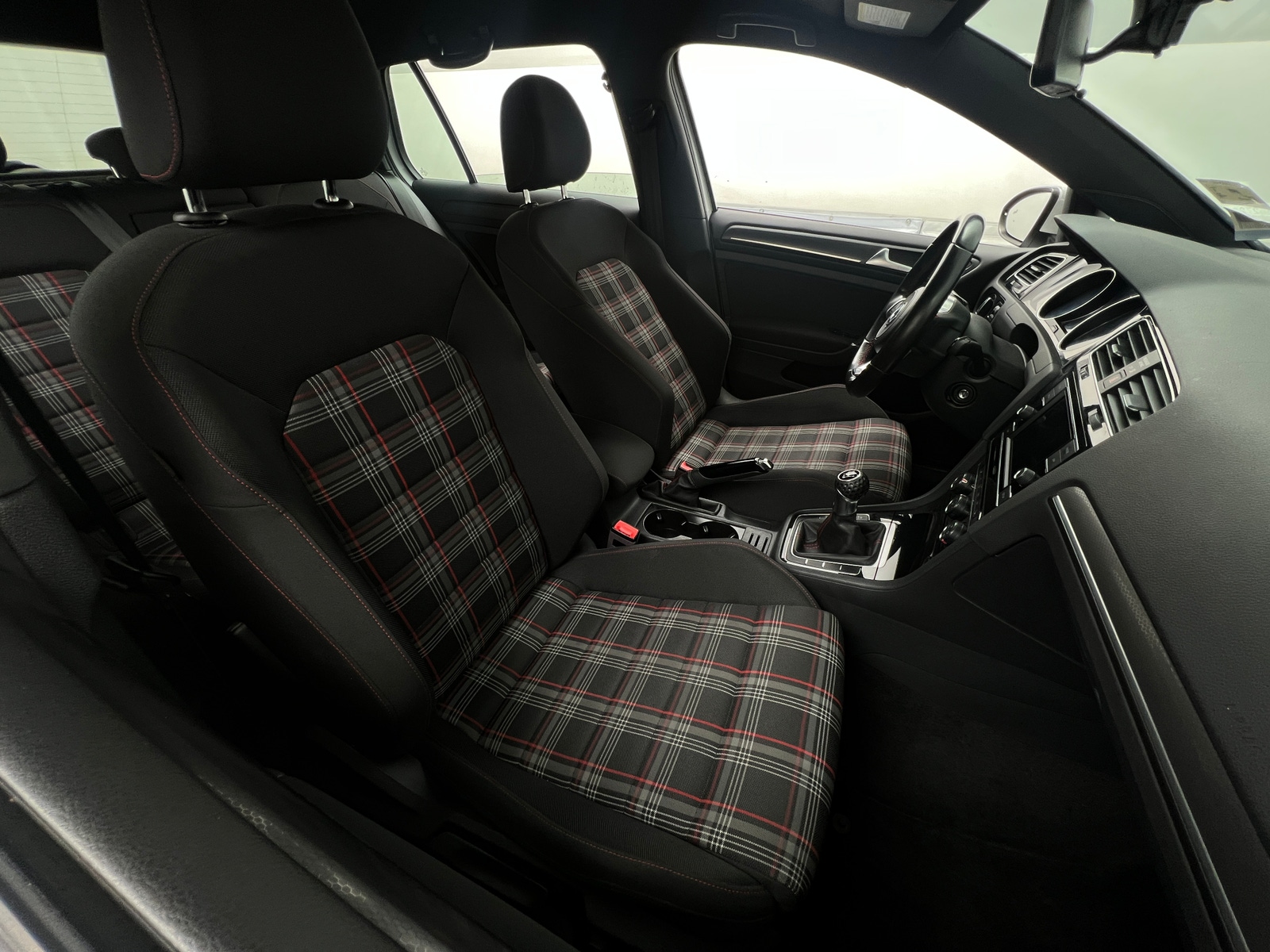 Thumbnail: 2019 Volkswagen Golf - 2