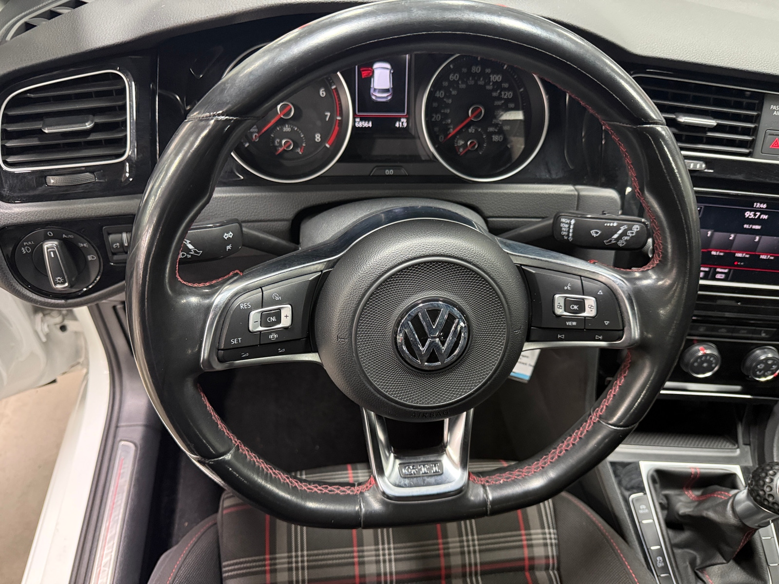 Thumbnail: 2019 Volkswagen Golf - 5