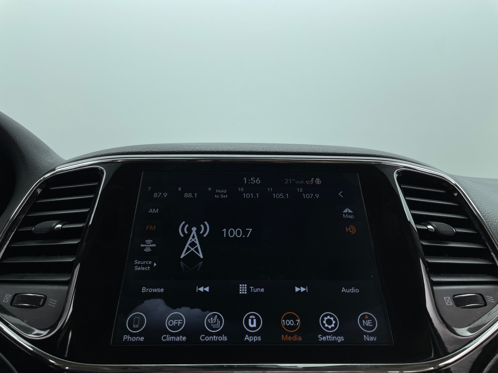 Thumbnail: 2019 Jeep Grand Cherokee - 3