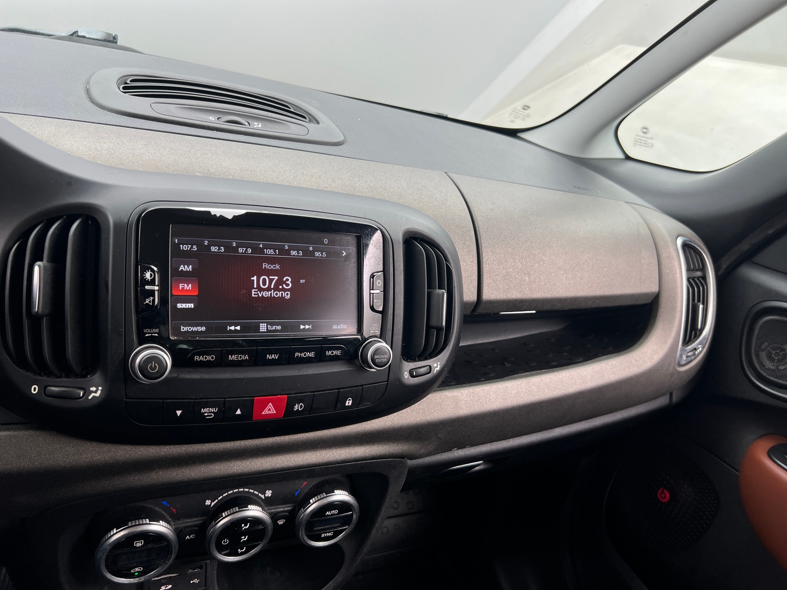 Thumbnail: 2014 Fiat 500L - 4