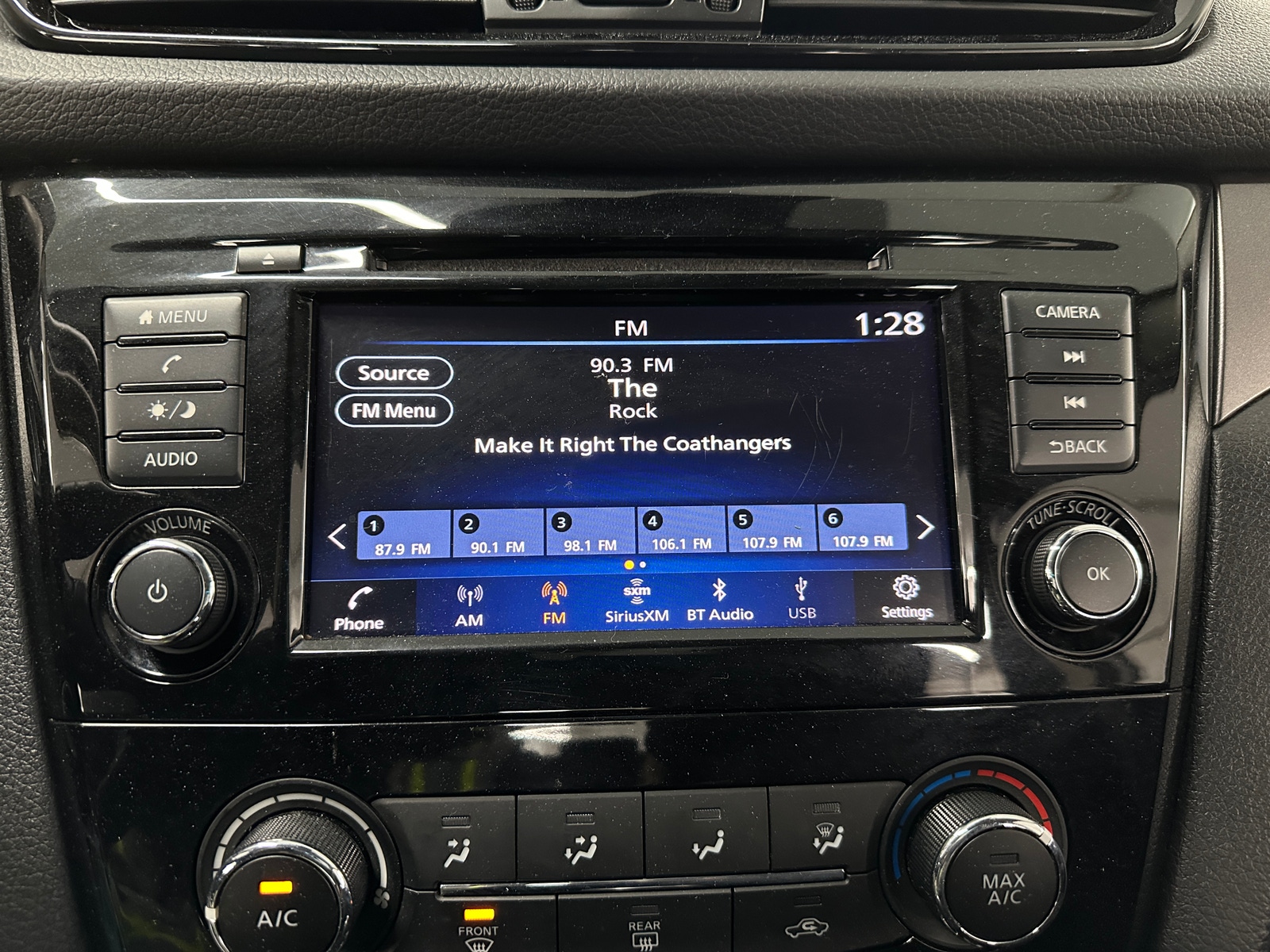 Thumbnail: 2020 Nissan Rogue Sport - 4