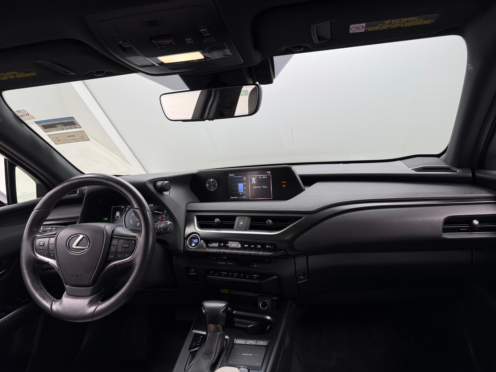 Thumbnail: 2021 Lexus UX - 2