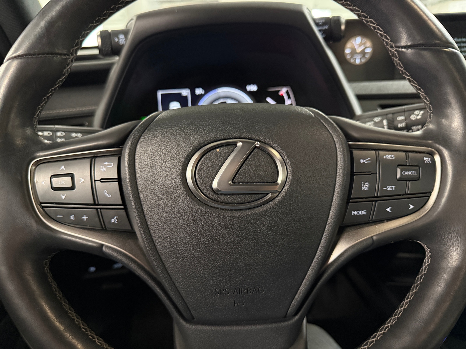 Thumbnail: 2021 Lexus UX - 4