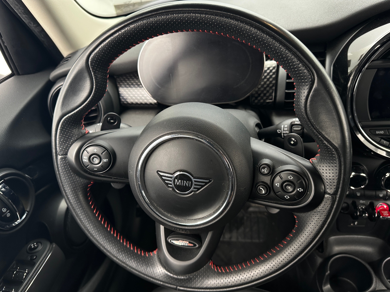 Thumbnail: 2021 MINI Cooper Hardtop - 4