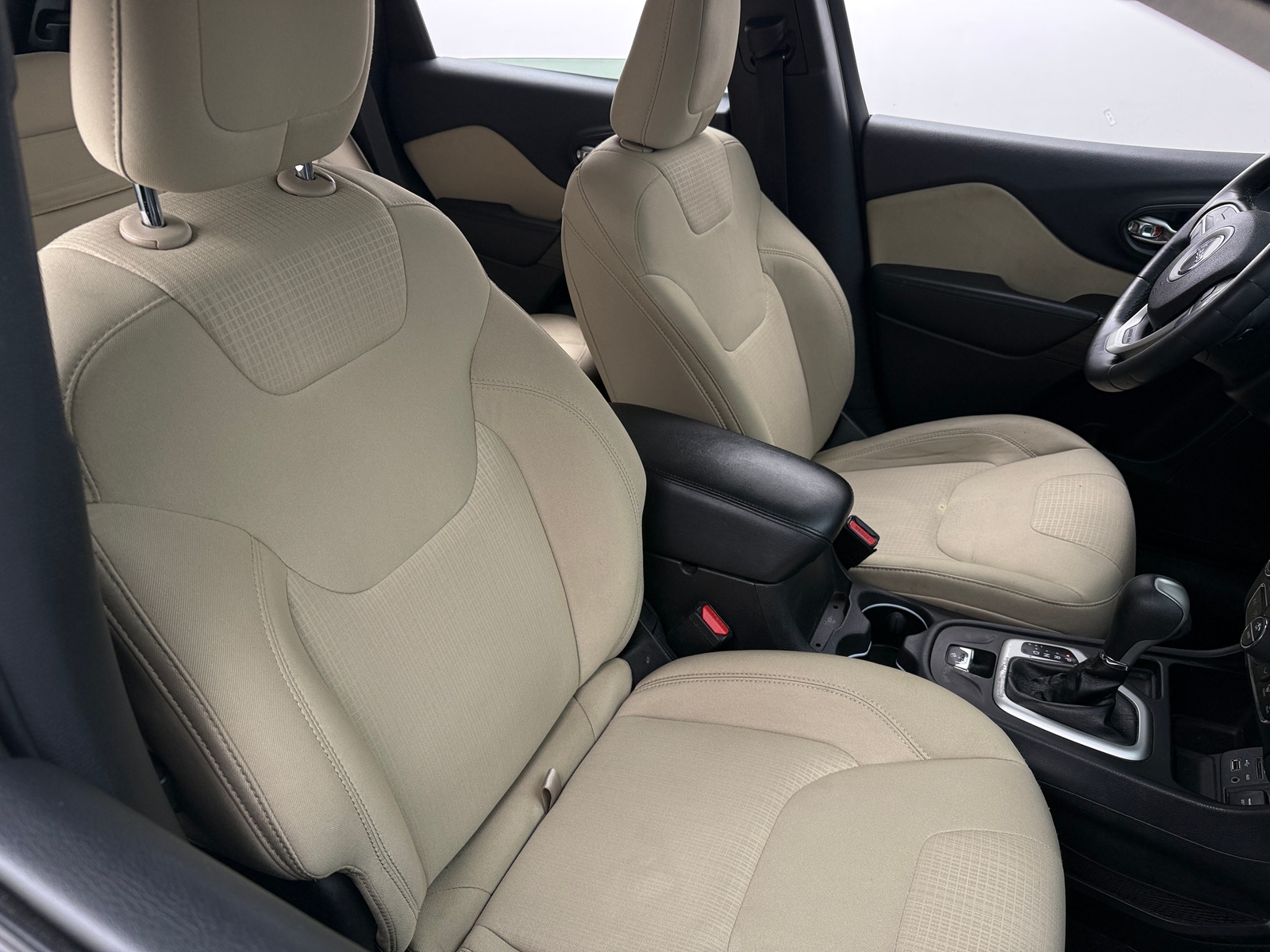 Thumbnail: 2015 Jeep Cherokee - 2