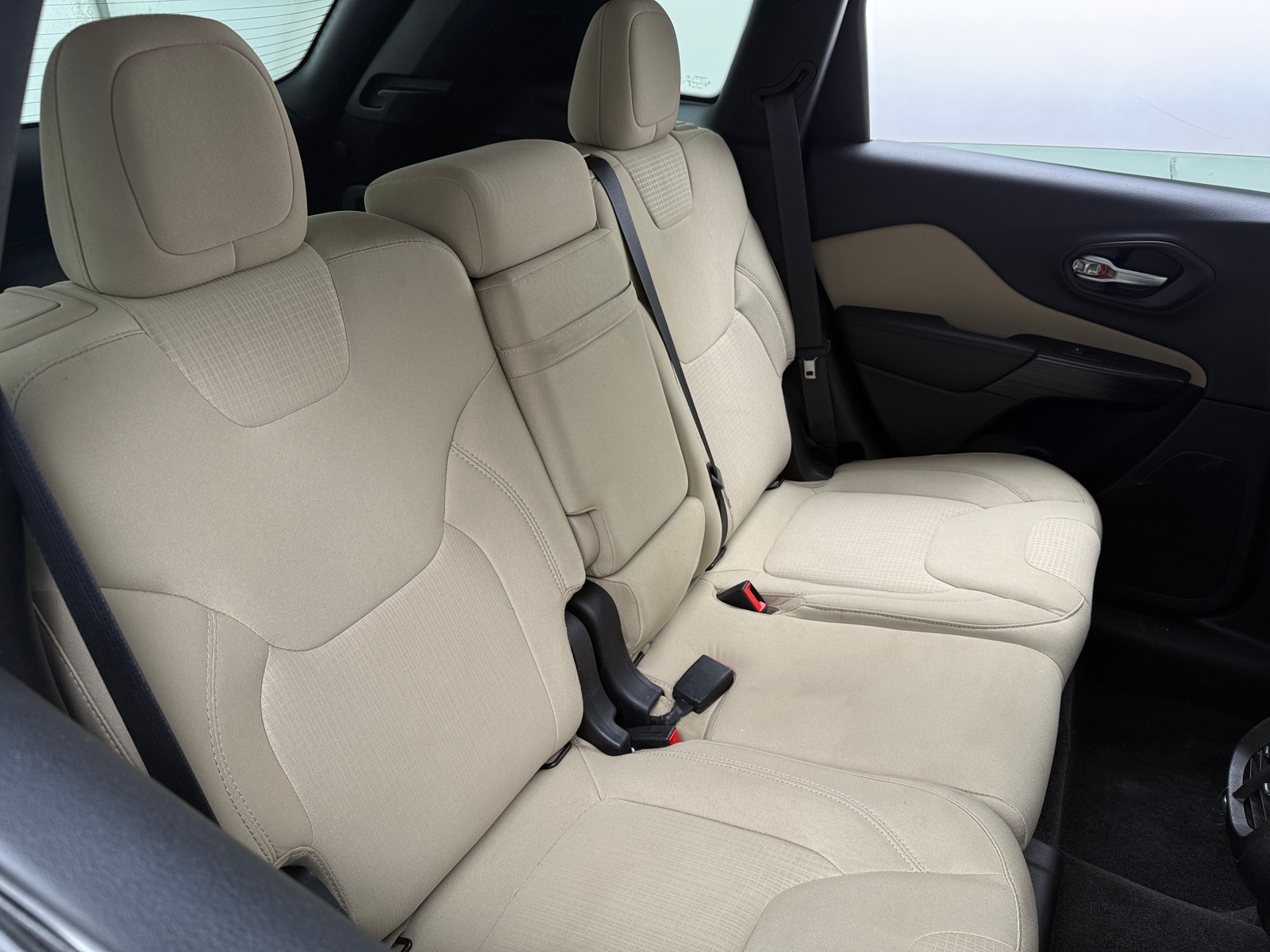 Thumbnail: 2015 Jeep Cherokee - 6