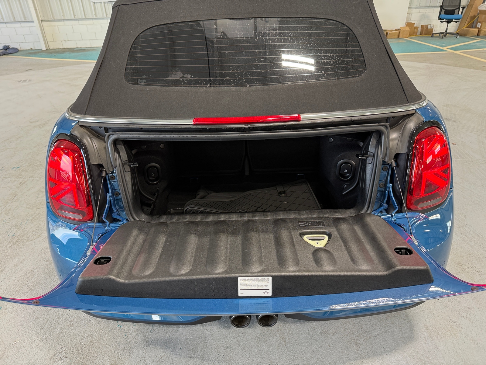 Thumbnail: 2024 MINI Cooper Convertible - 6