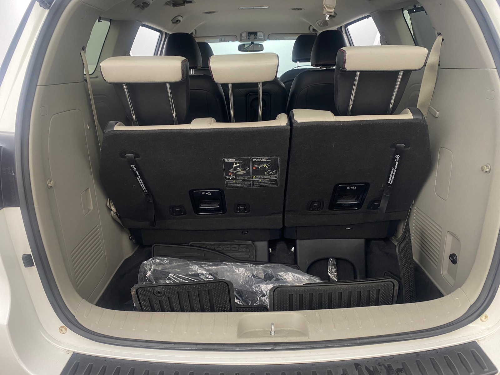 Thumbnail: 2020 Kia Sedona - 6