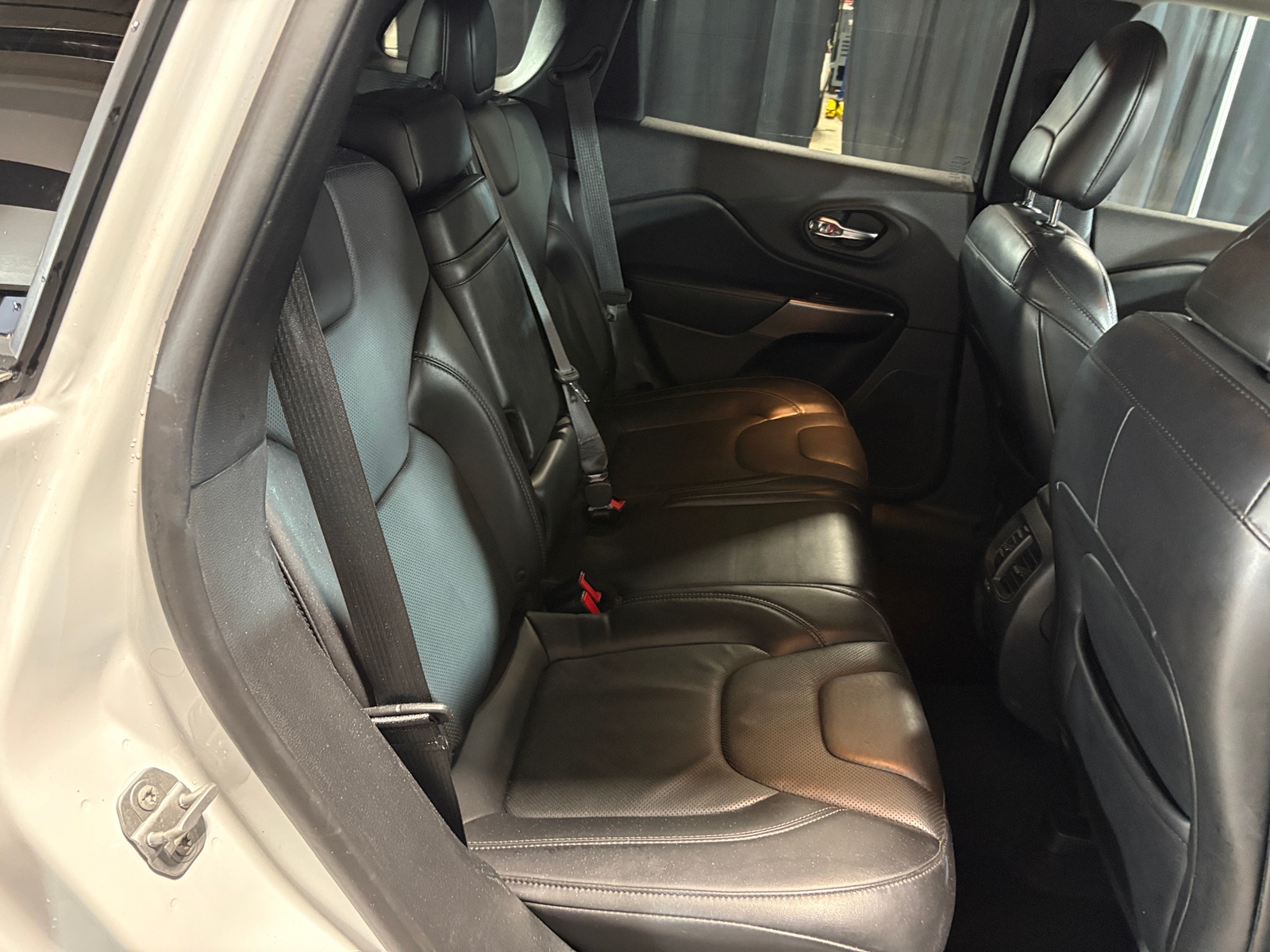 Thumbnail: 2019 Jeep Cherokee - 5