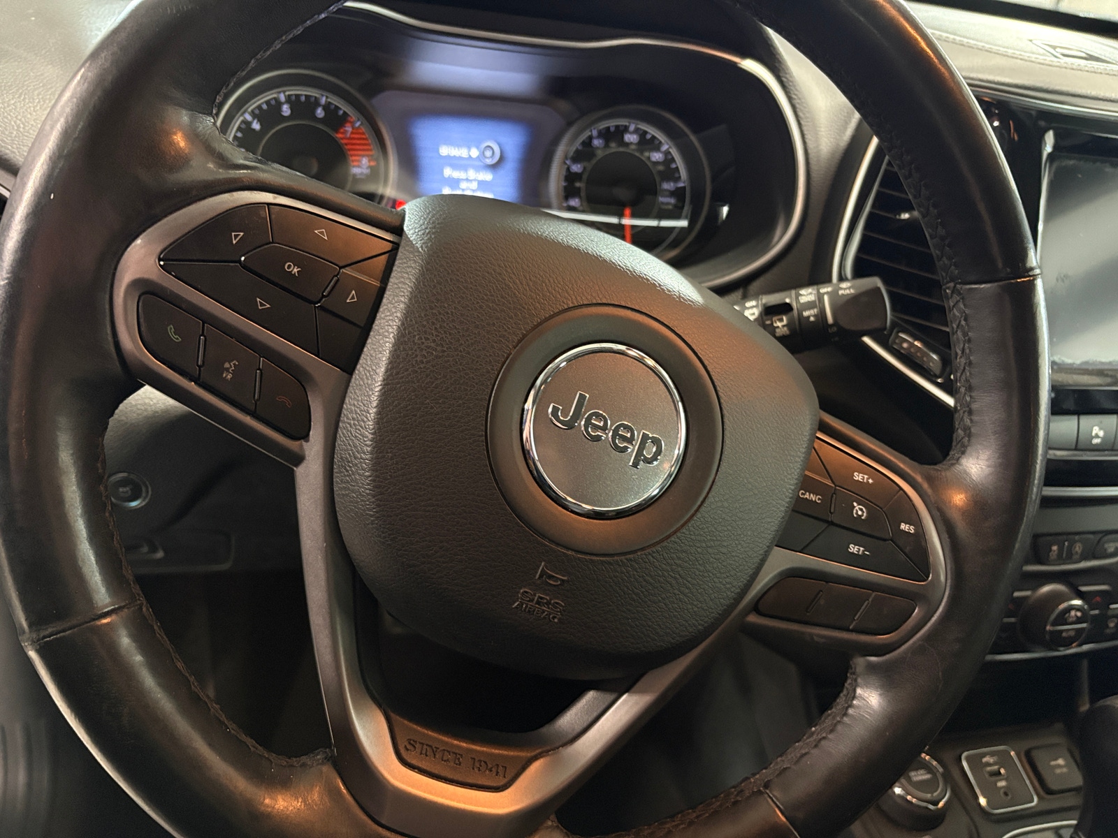 Thumbnail: 2019 Jeep Cherokee - 4