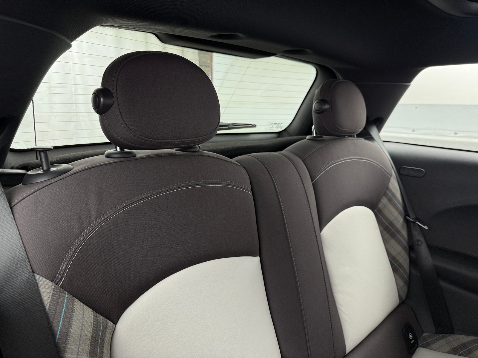 Thumbnail: 2015 MINI Cooper Hardtop - 6