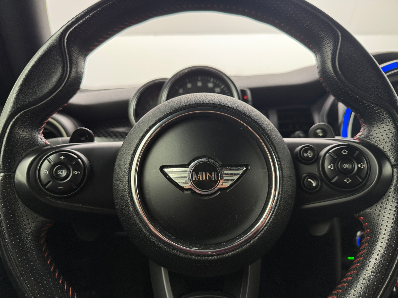 Thumbnail: 2015 MINI Cooper Hardtop - 5