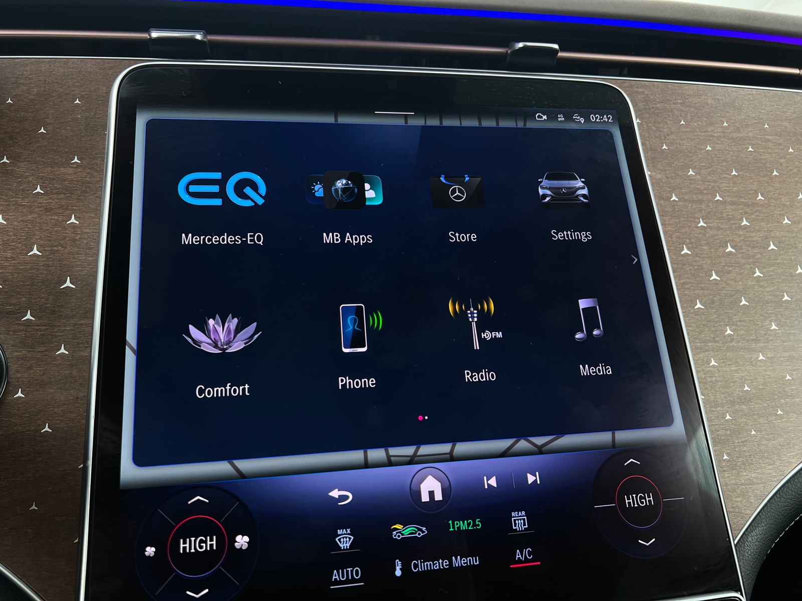 Thumbnail: 2023 Mercedes-Benz EQE - 3