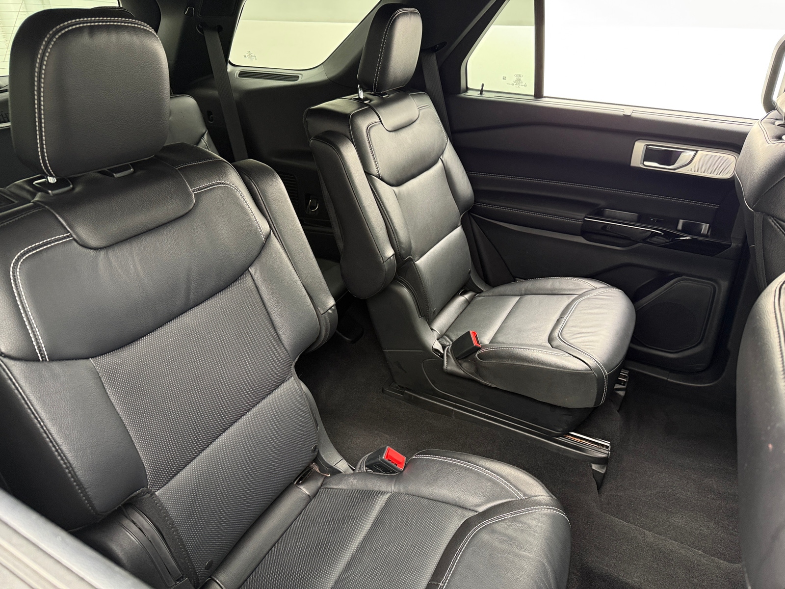 Thumbnail: 2022 Ford Explorer - 5