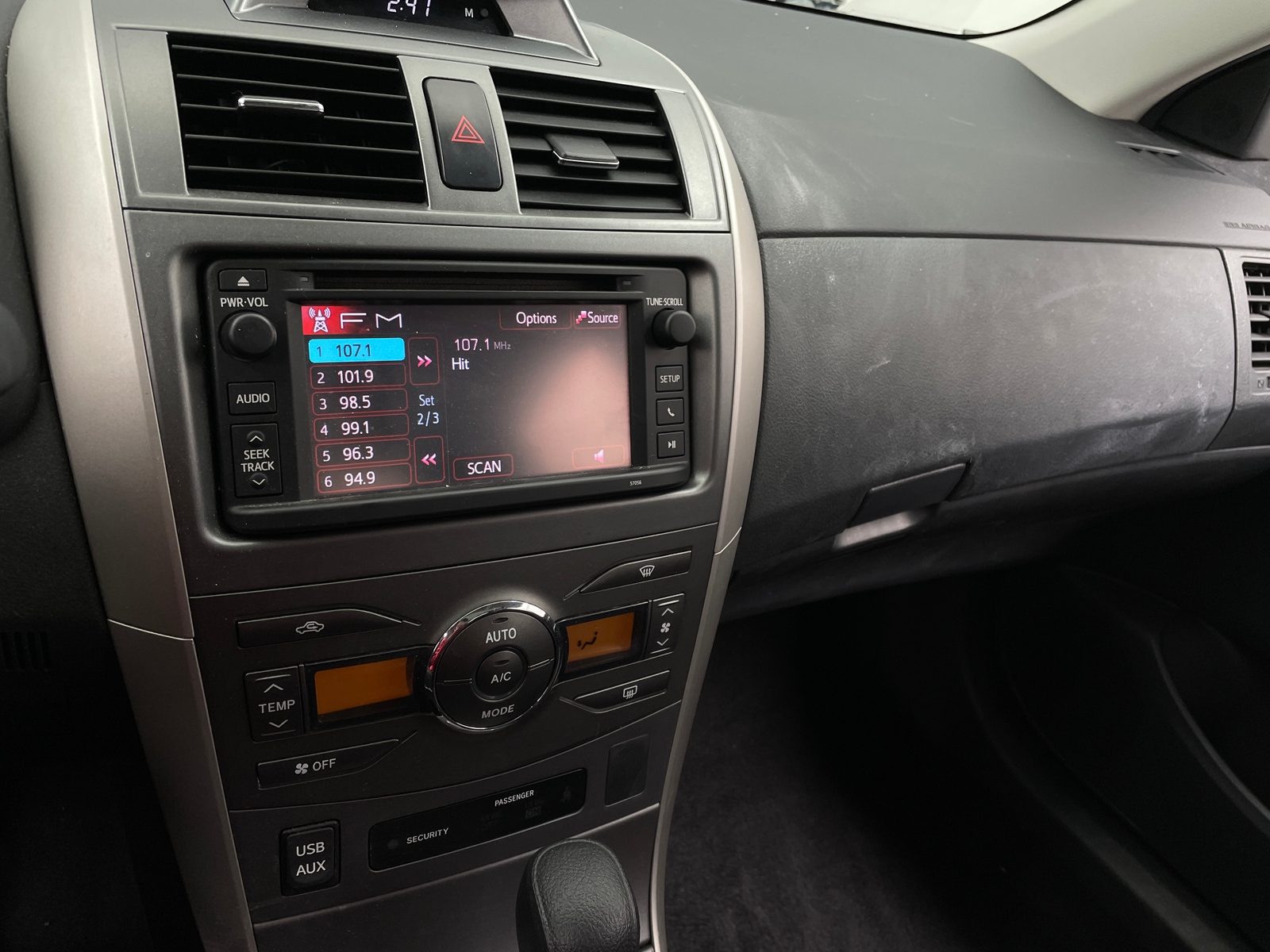 Thumbnail: 2013 Toyota Corolla - 4