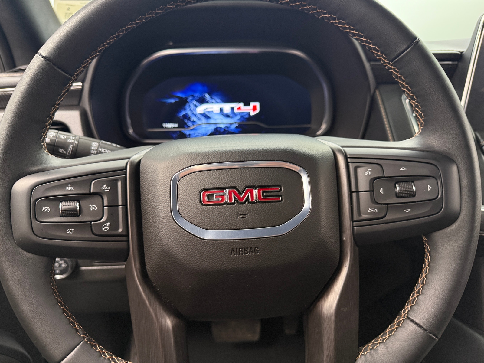 Thumbnail: 2024 GMC Yukon XL - 4