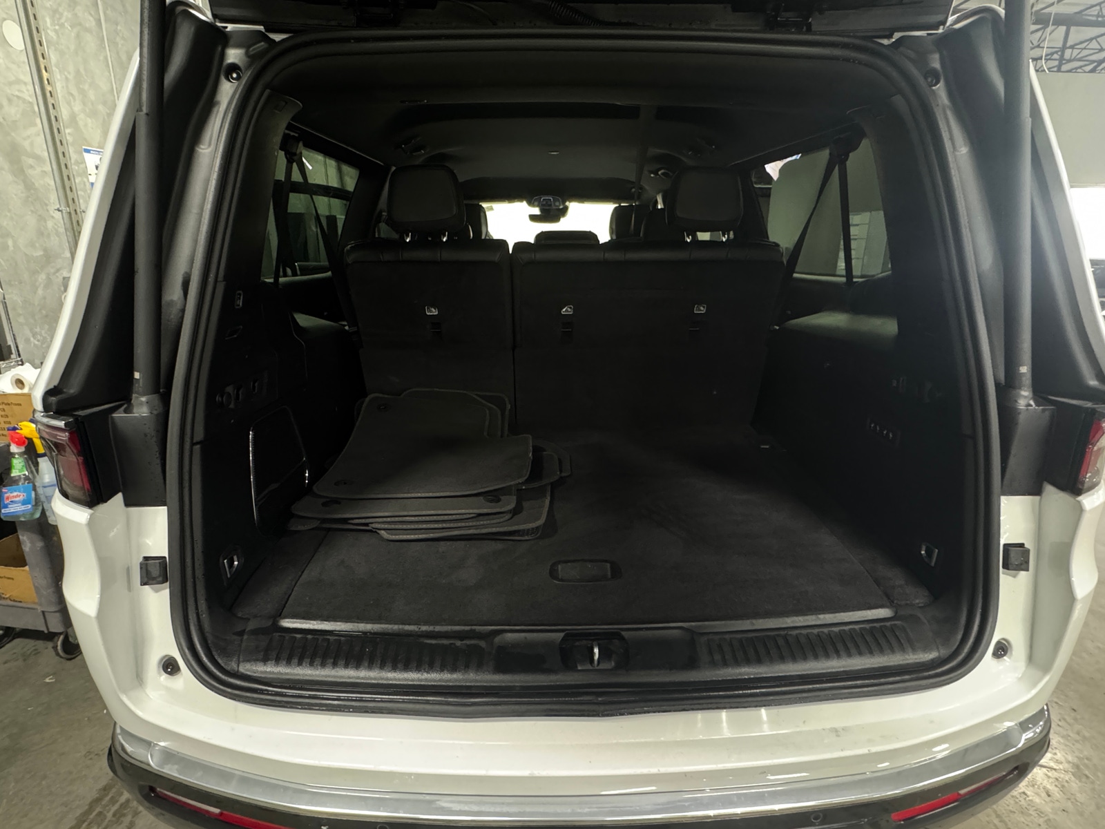 Thumbnail: 2024 Jeep Wagoneer - 6