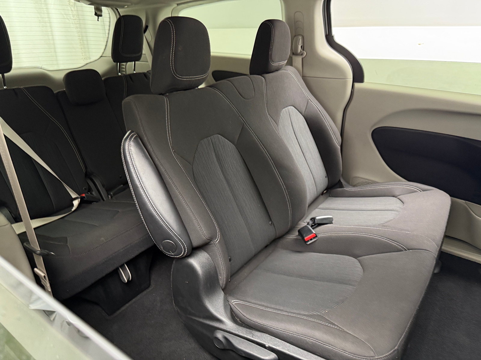 Thumbnail: 2020 Chrysler Voyager - 6