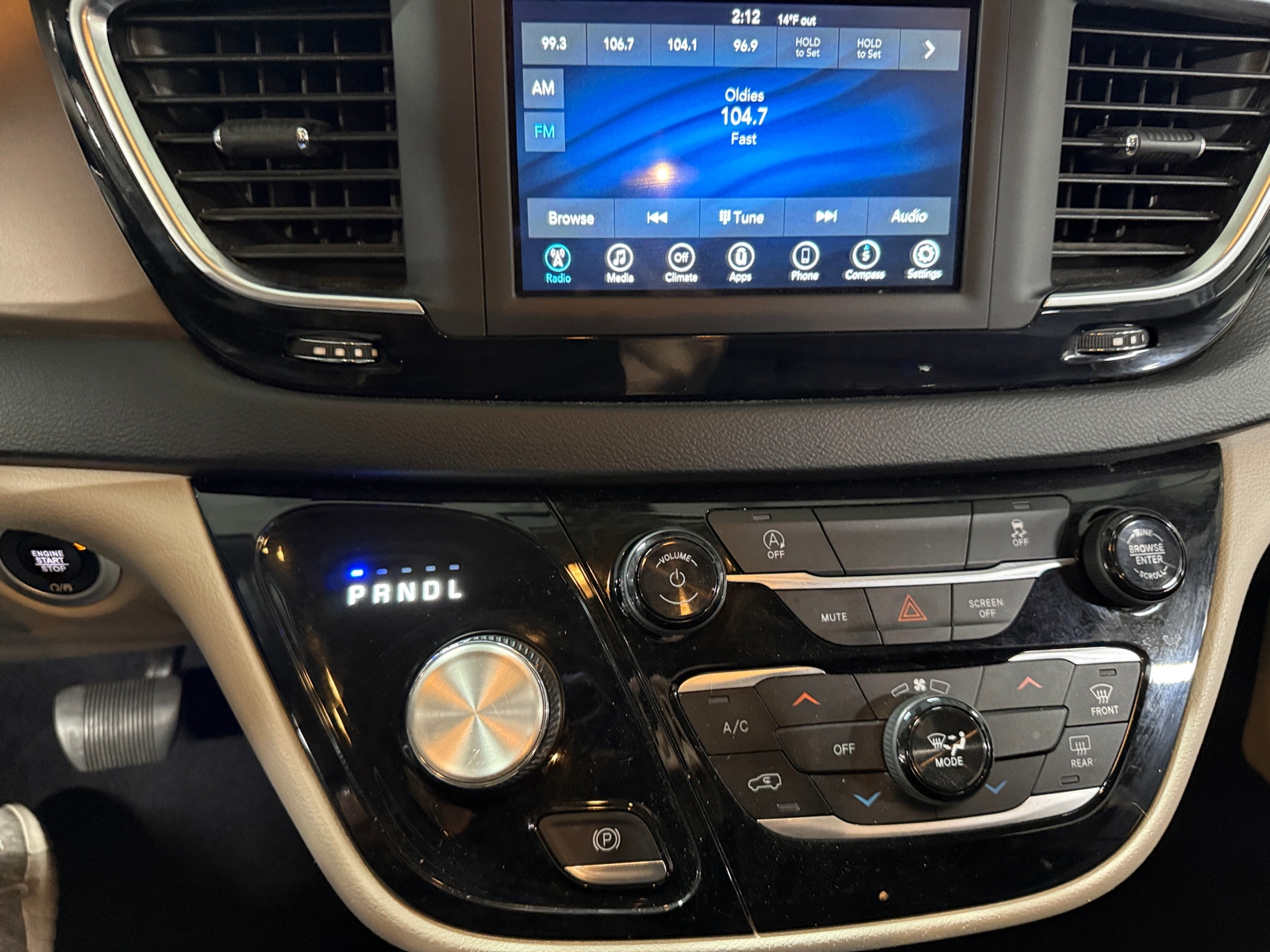 Thumbnail: 2020 Chrysler Voyager - 4