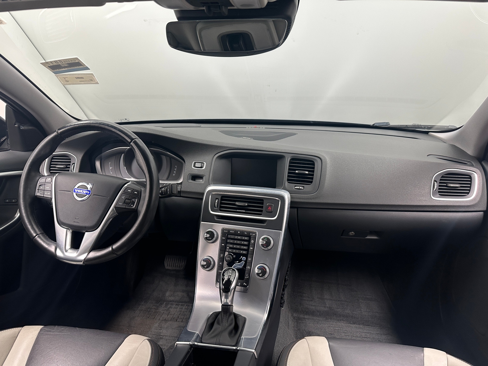 Thumbnail: 2017 Volvo S60 - 2