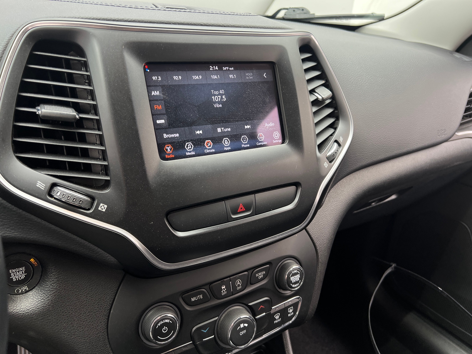 Thumbnail: 2019 Jeep Cherokee - 4