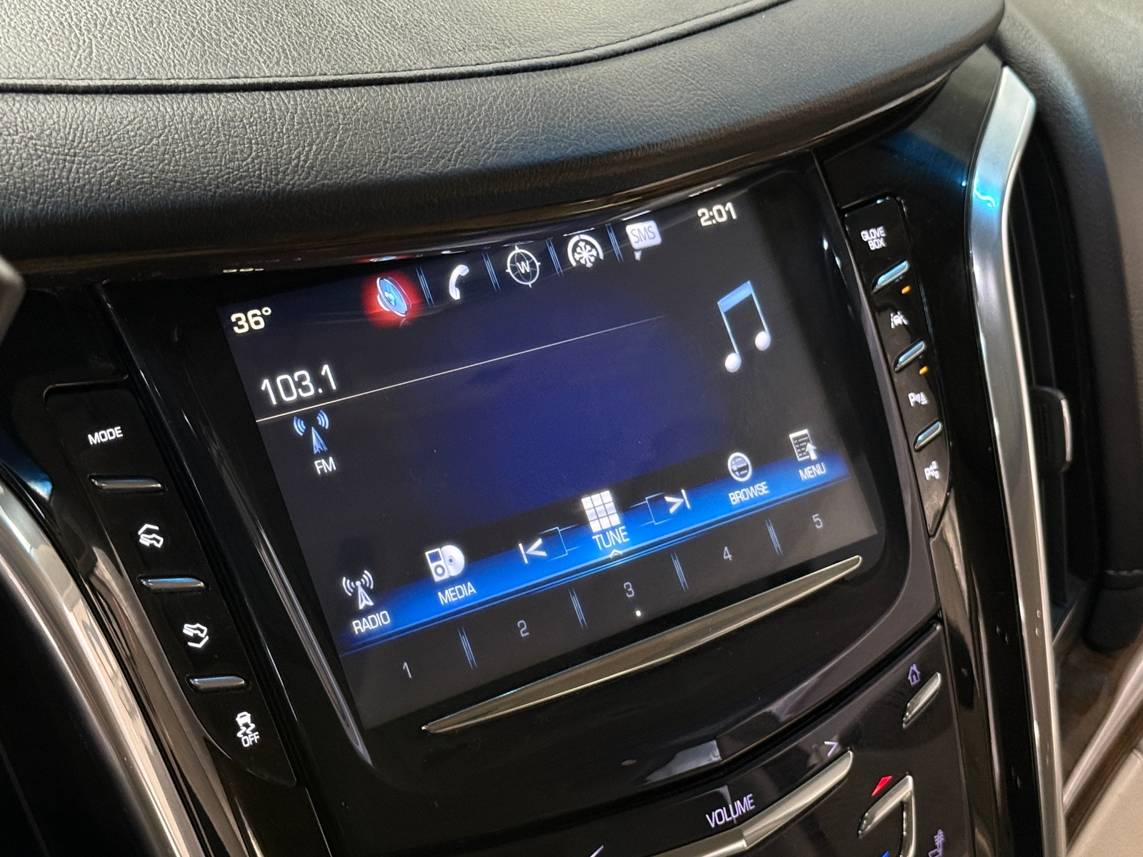 Thumbnail: 2019 Cadillac Escalade - 3