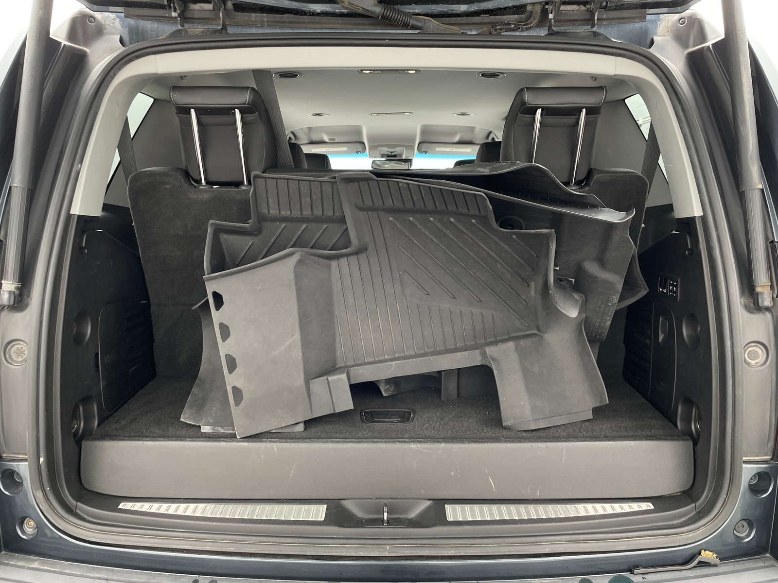 Thumbnail: 2019 Chevrolet Tahoe - 6