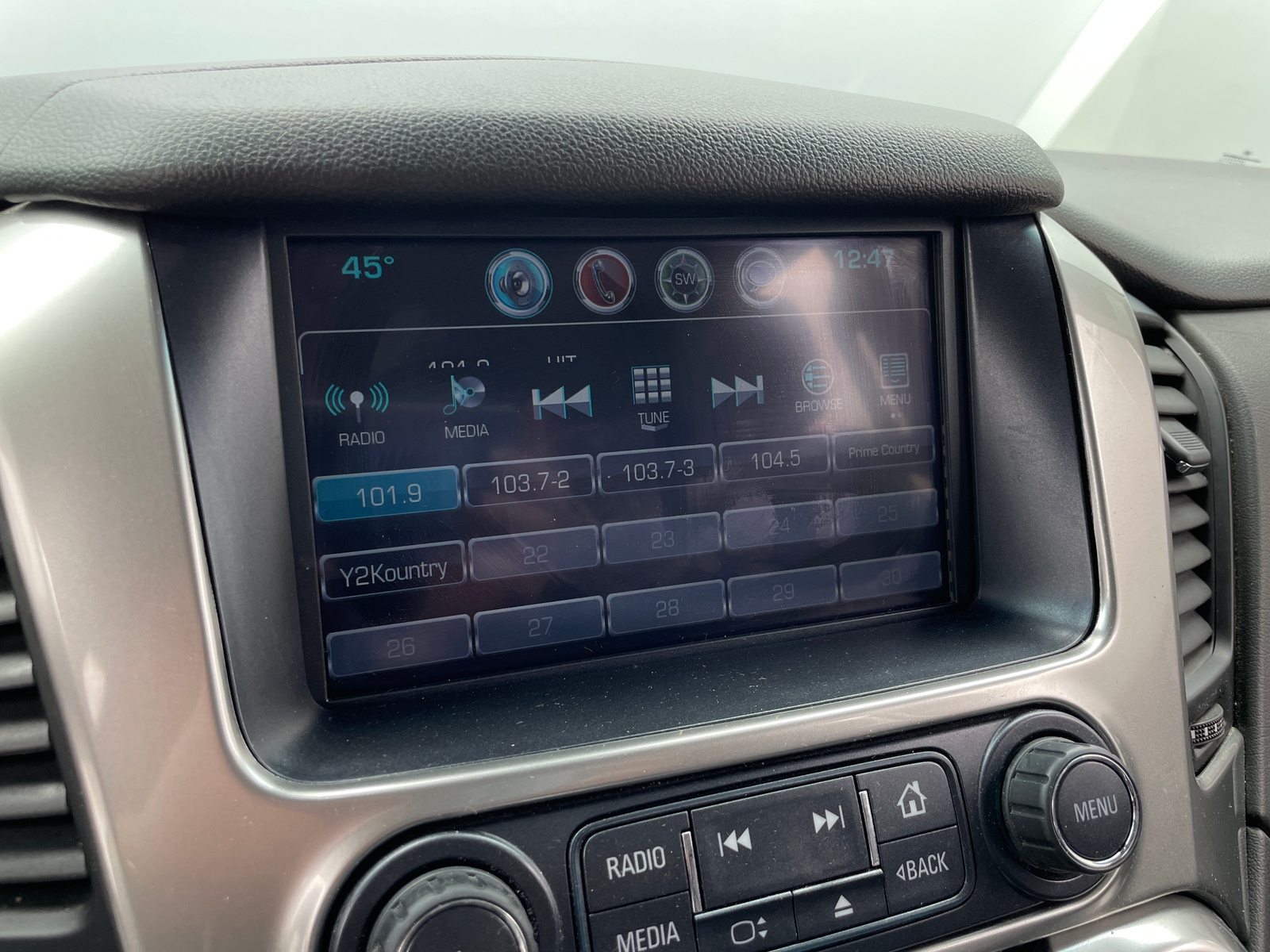 Thumbnail: 2019 Chevrolet Tahoe - 3