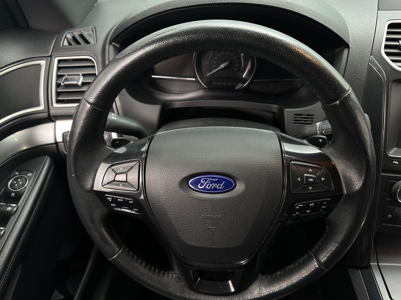 Thumbnail: 2017 Ford Explorer - 5