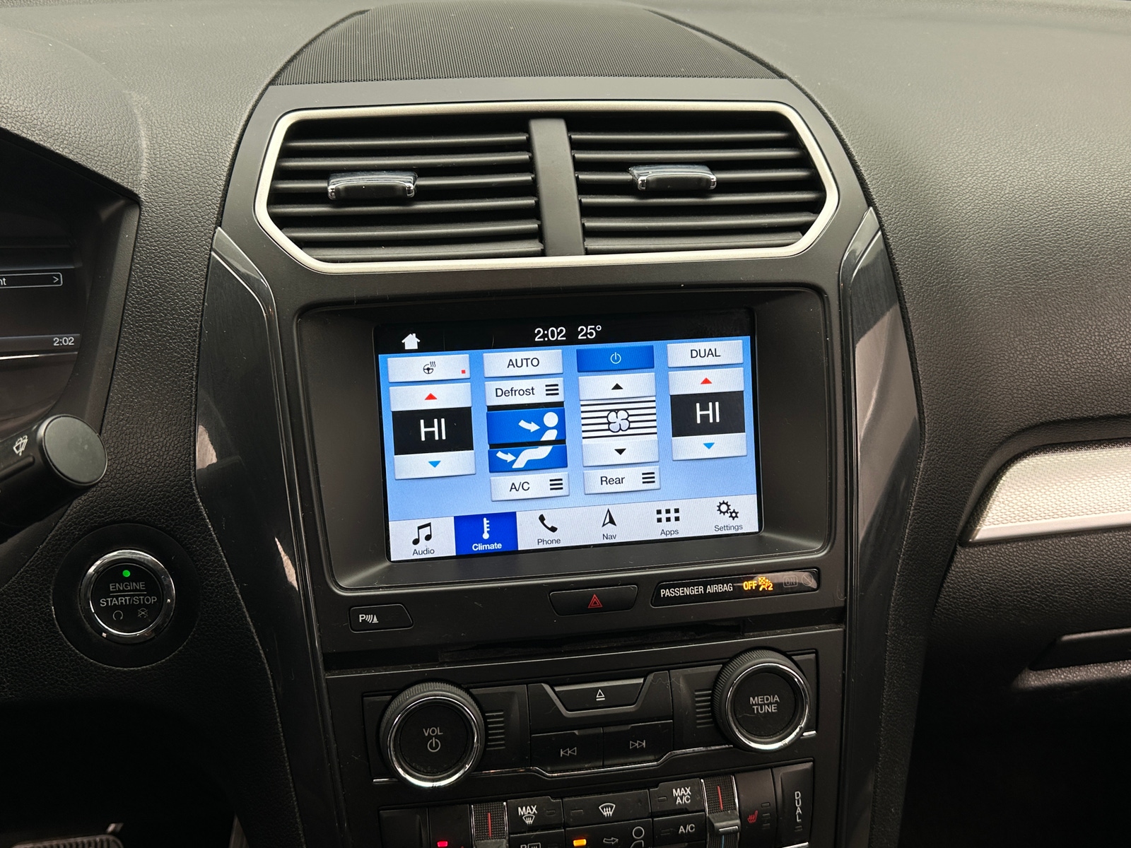 Thumbnail: 2017 Ford Explorer - 4