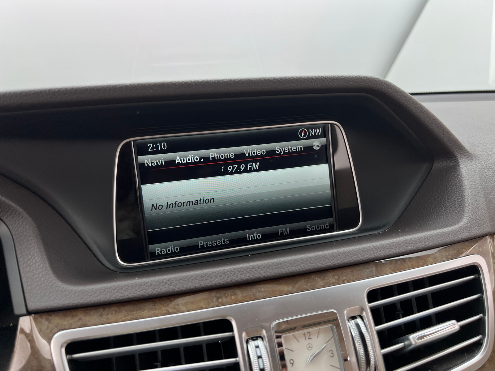 Thumbnail: 2014 Mercedes-Benz E-Class - 3