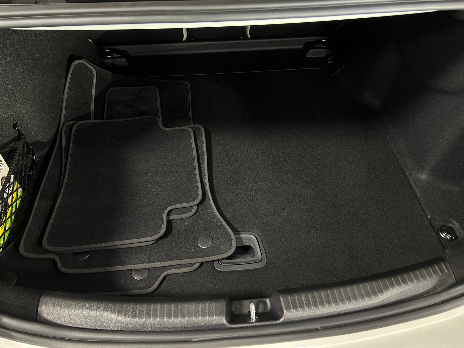 Thumbnail: 2024 Mercedes-Benz C-Class - 6