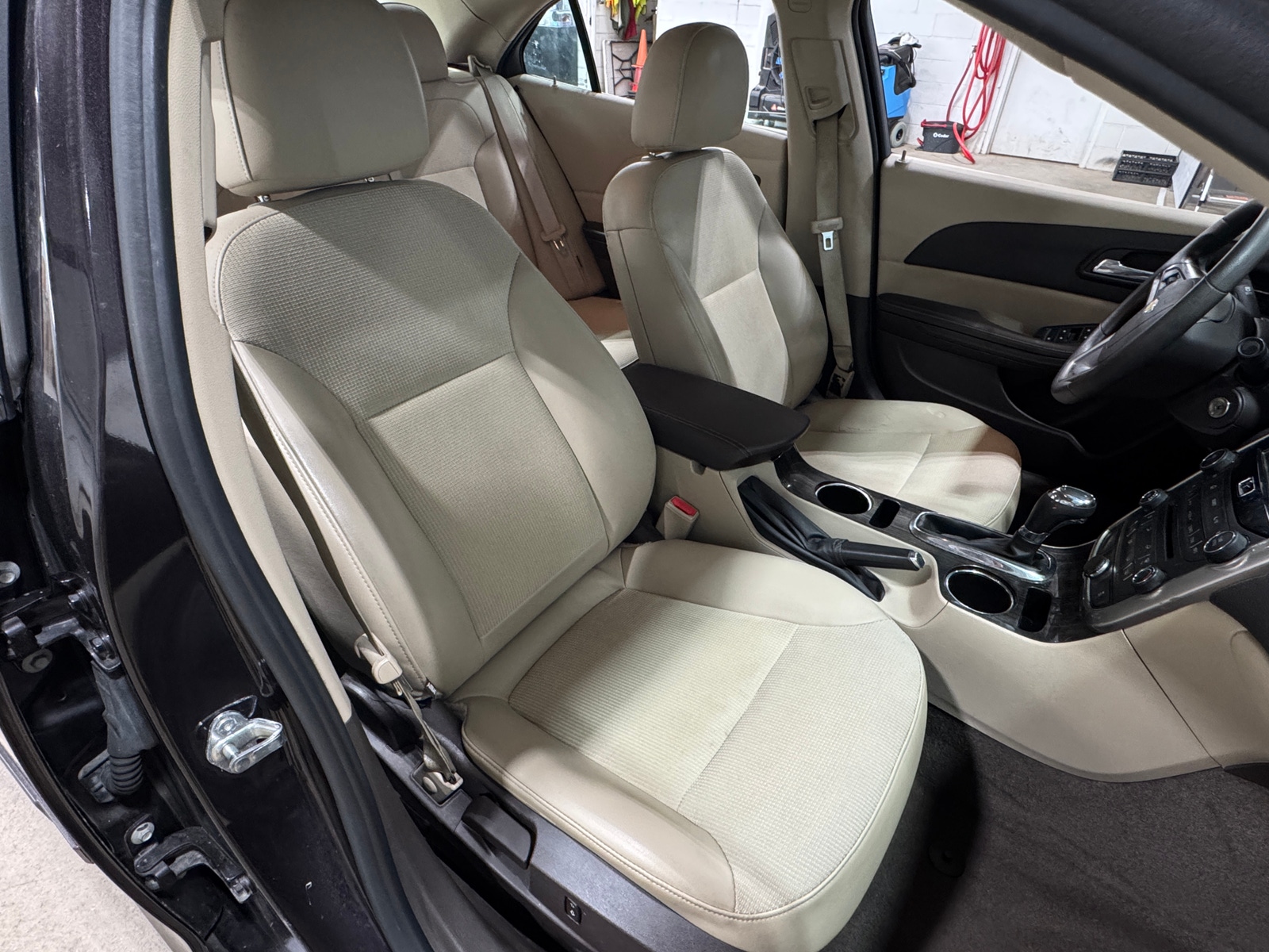 Thumbnail: 2015 Chevrolet Malibu - 2