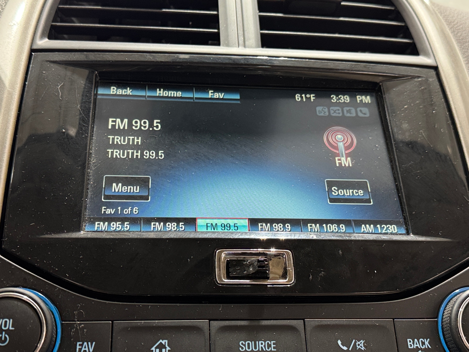 Thumbnail: 2015 Chevrolet Malibu - 4