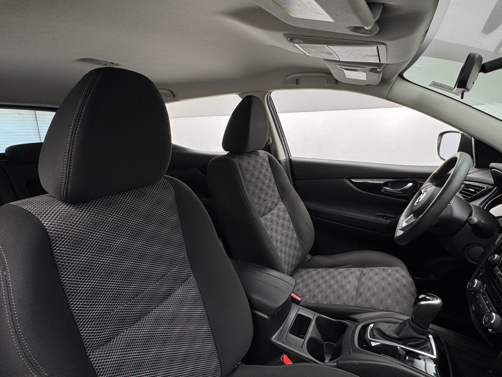 Thumbnail: 2017 Nissan Rogue Sport - 2