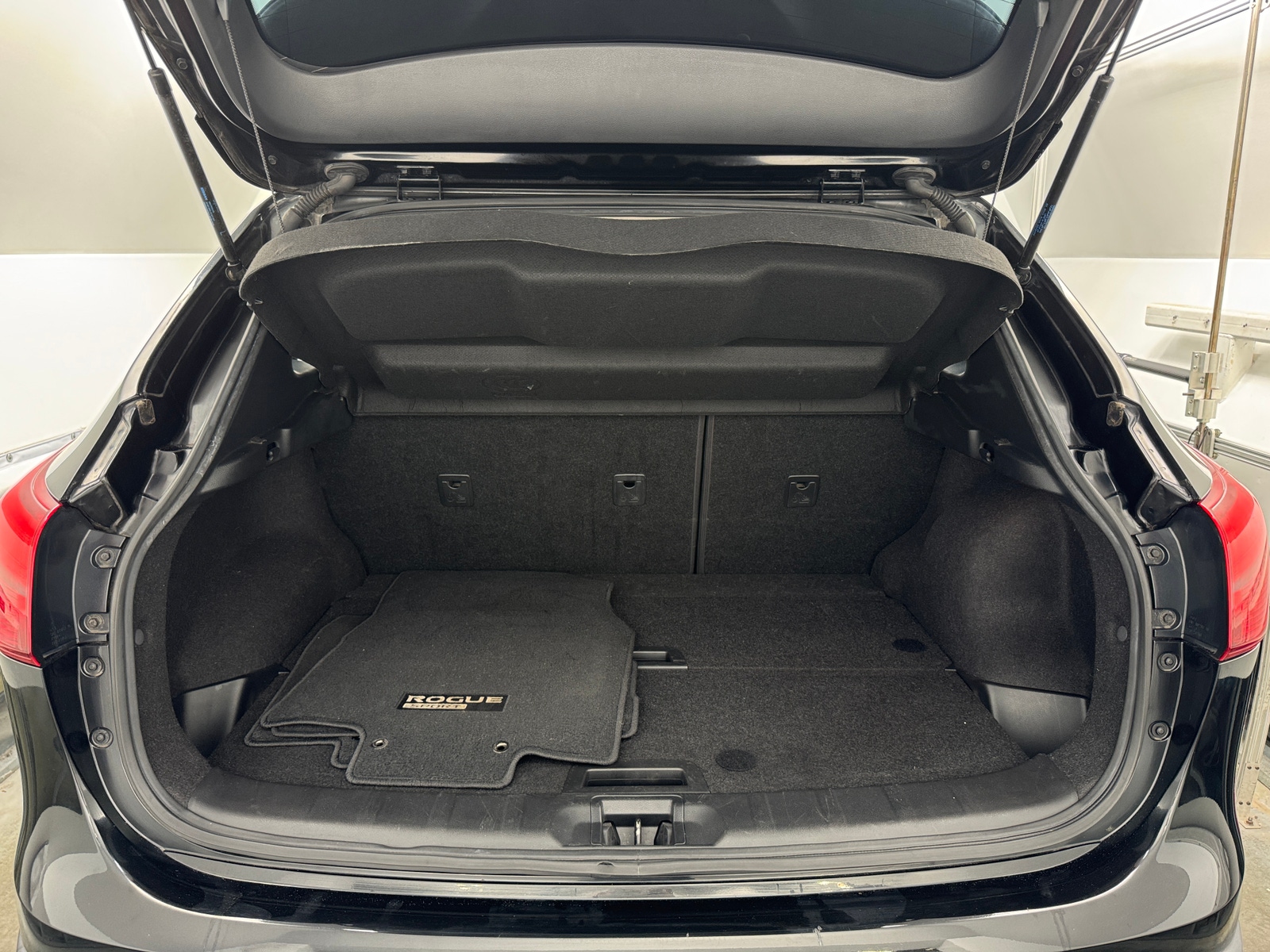 Thumbnail: 2017 Nissan Rogue Sport - 7