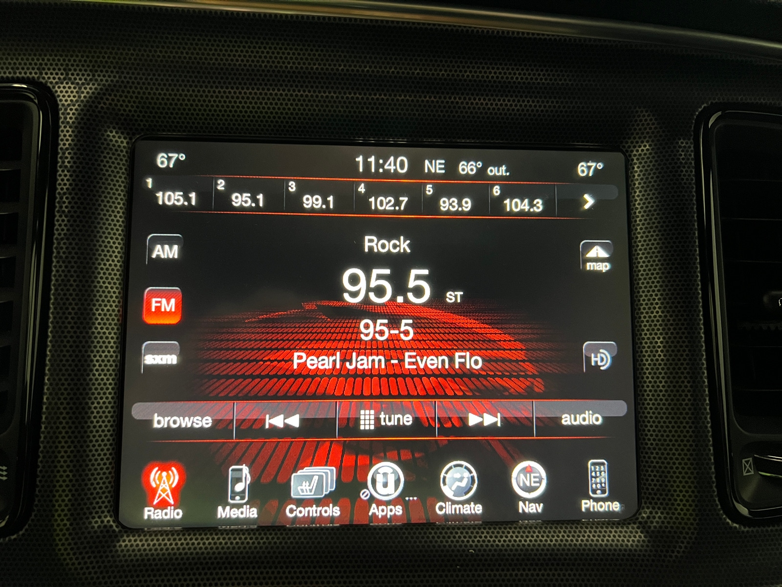 Thumbnail: 2015 Dodge Challenger - 3