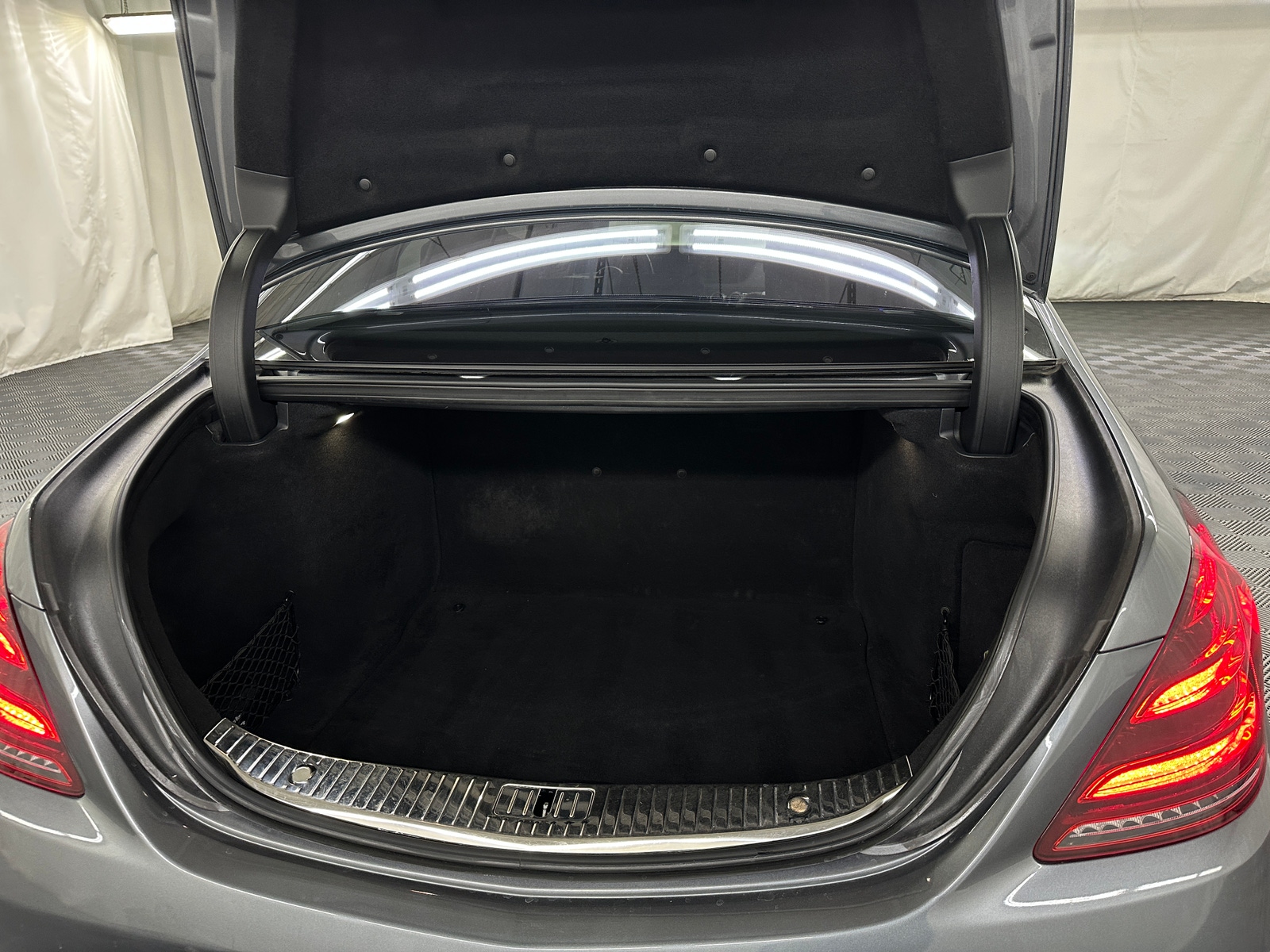 Thumbnail: 2018 Mercedes-Benz S-Class - 6