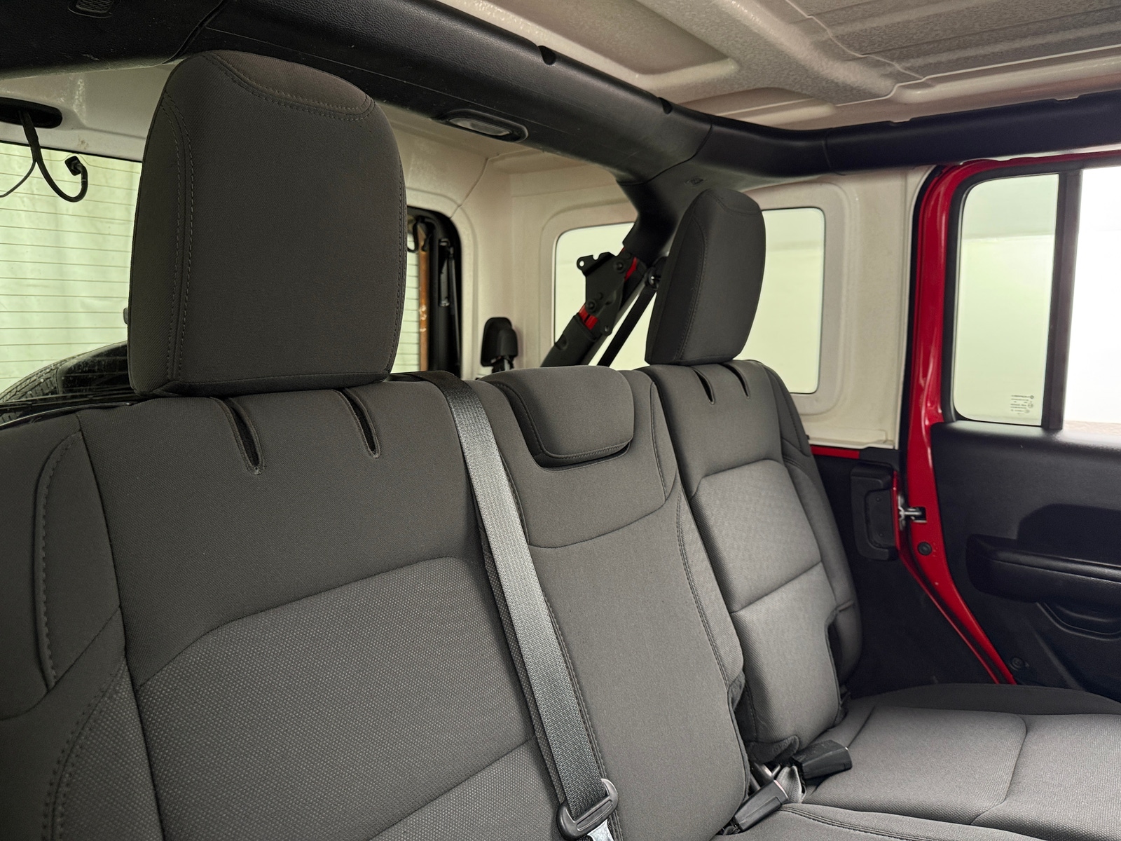 Thumbnail: 2019 Jeep Wrangler - 6