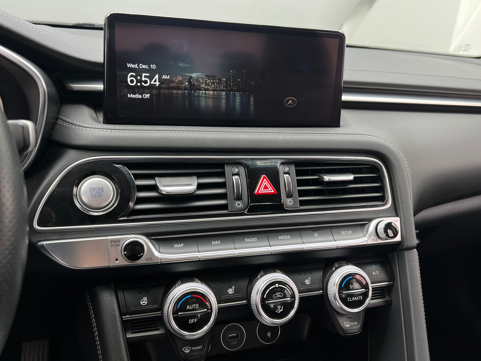 Thumbnail: 2022 Genesis G70 - 3