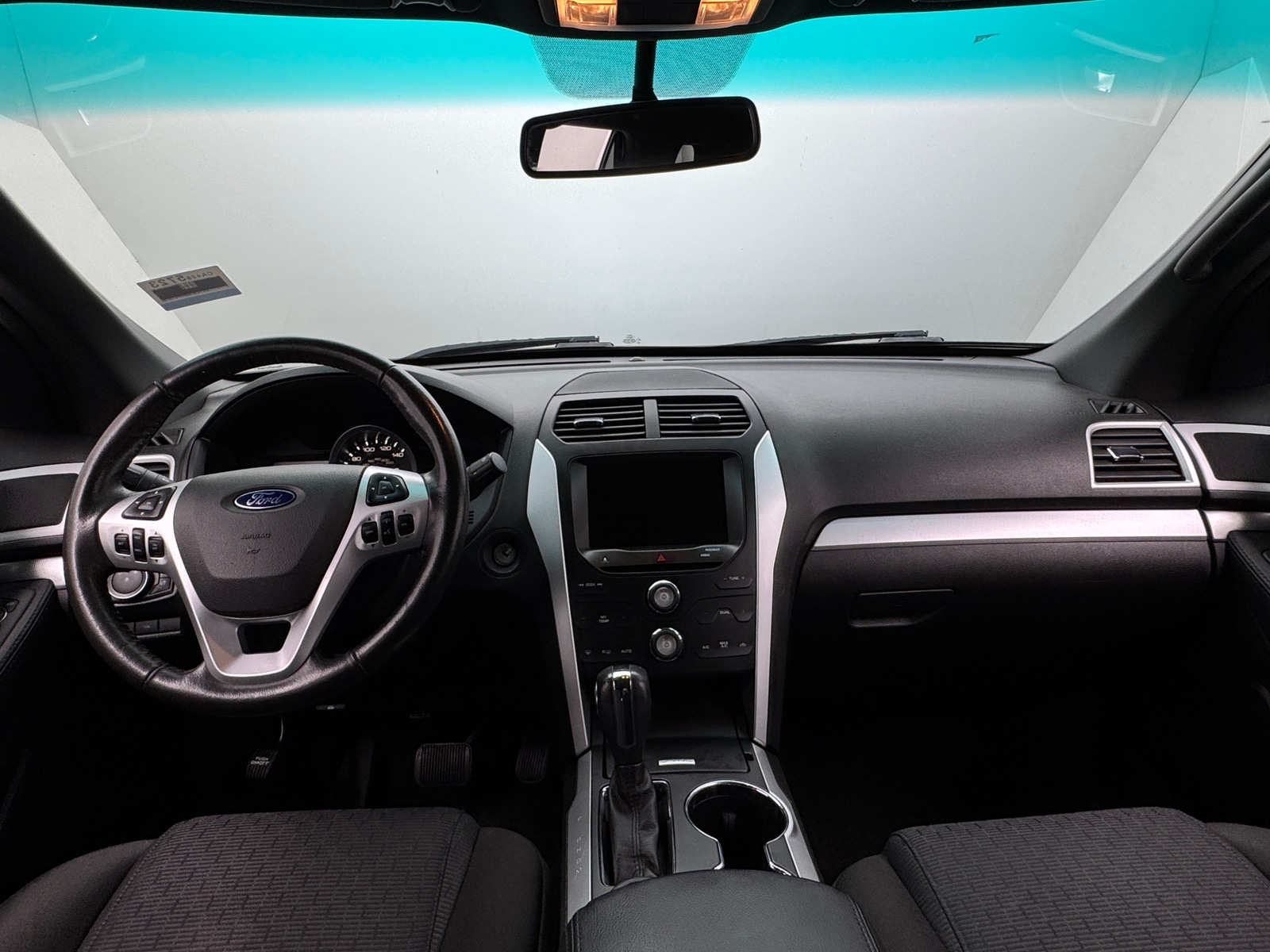 Thumbnail: 2015 Ford Explorer - 3