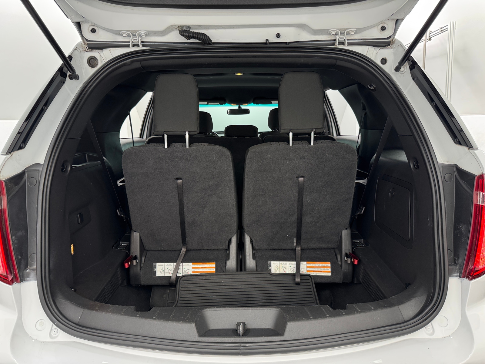 Thumbnail: 2015 Ford Explorer - 7