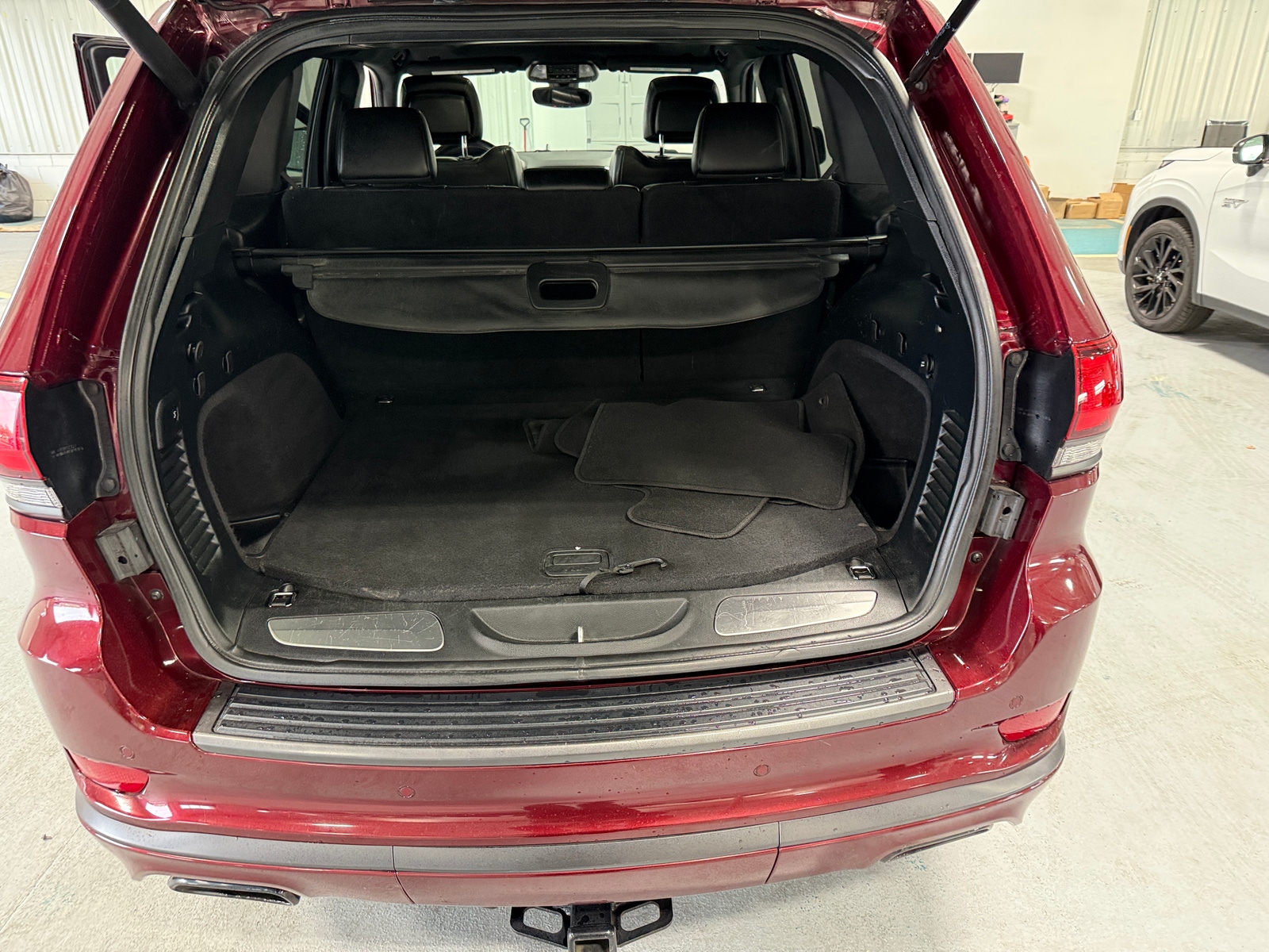 Thumbnail: 2019 Jeep Grand Cherokee - 6